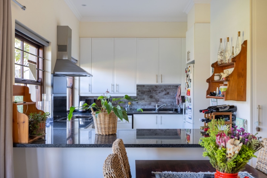 3 Bedroom Property for Sale in Whale Rock Gardens Western Cape